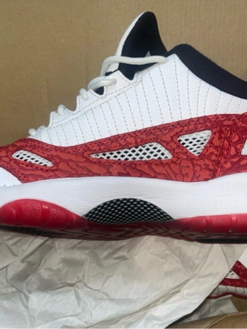 Retro Low 11s, OG box